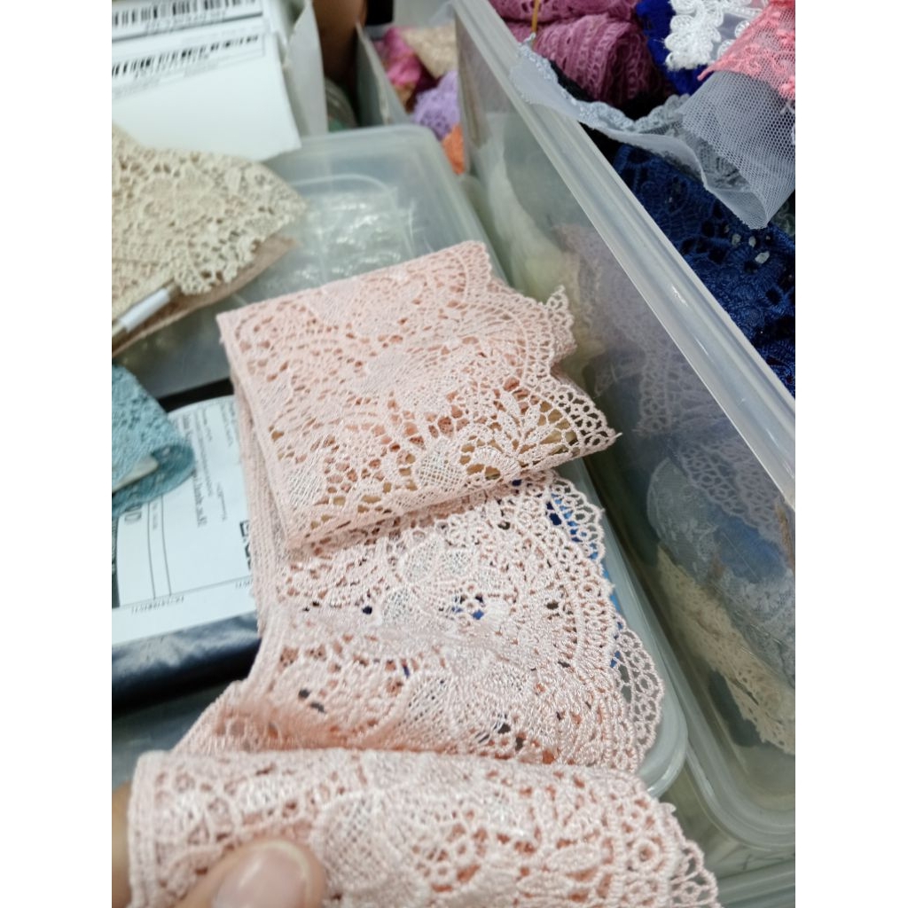 RENDA BORDIR LEBAR 10 CM/RENDA PINGGIRAN MUKENA/PINGGIRAN BAJU APA SAJA BISA