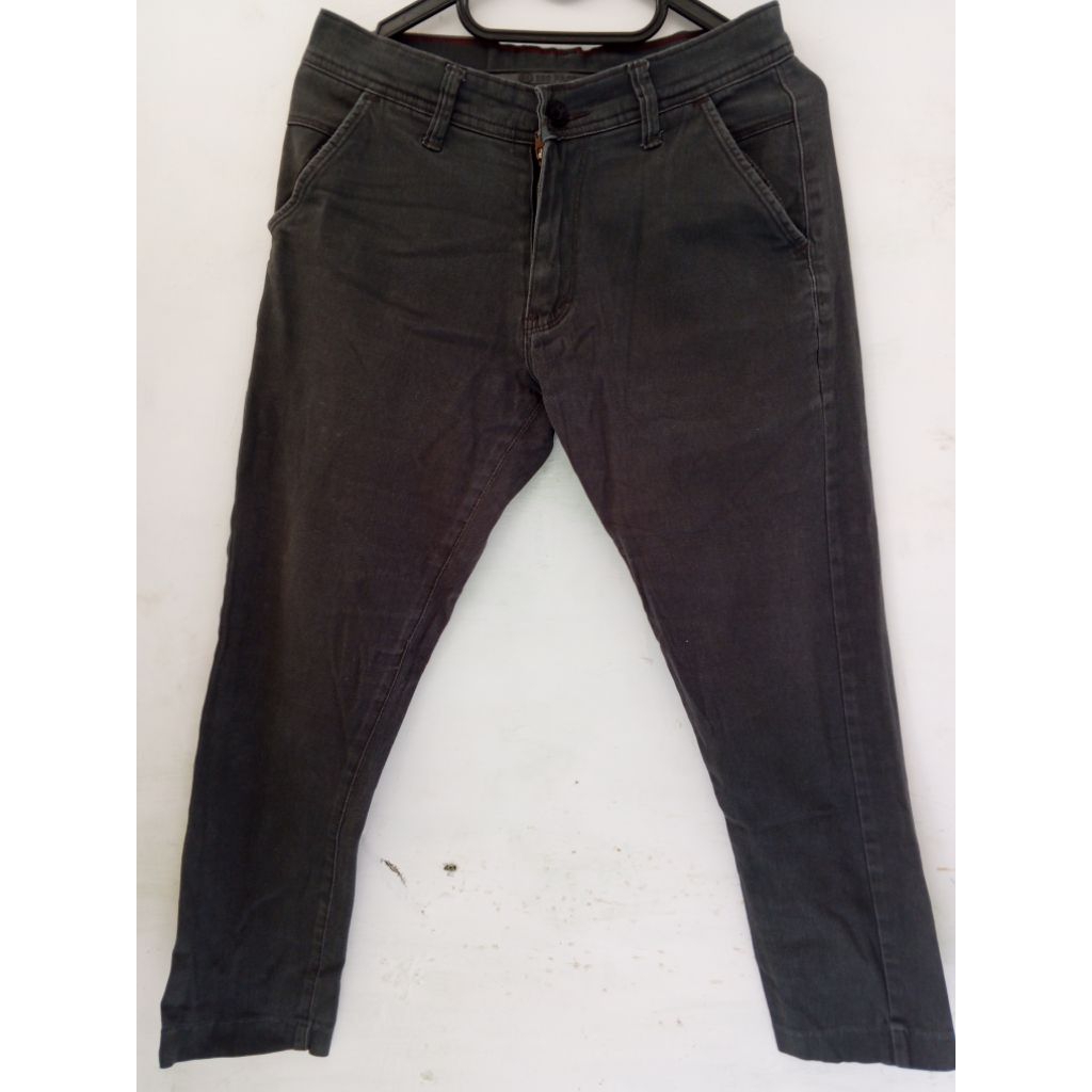Preloved Celana Panjang Levis Pria Black