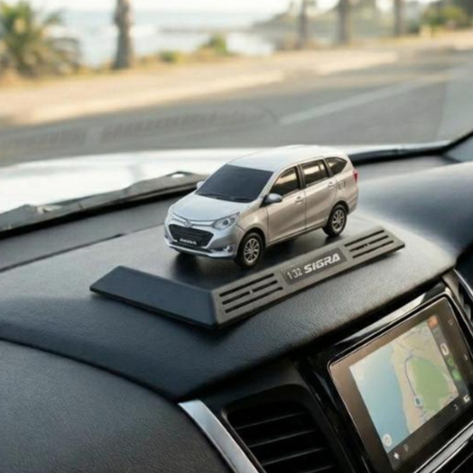 (DAIHATSU SIGRA LAMA) Skala 1 : 45 Resin Crystal 13x8cm Pajangan Interior Miniatur Mobil