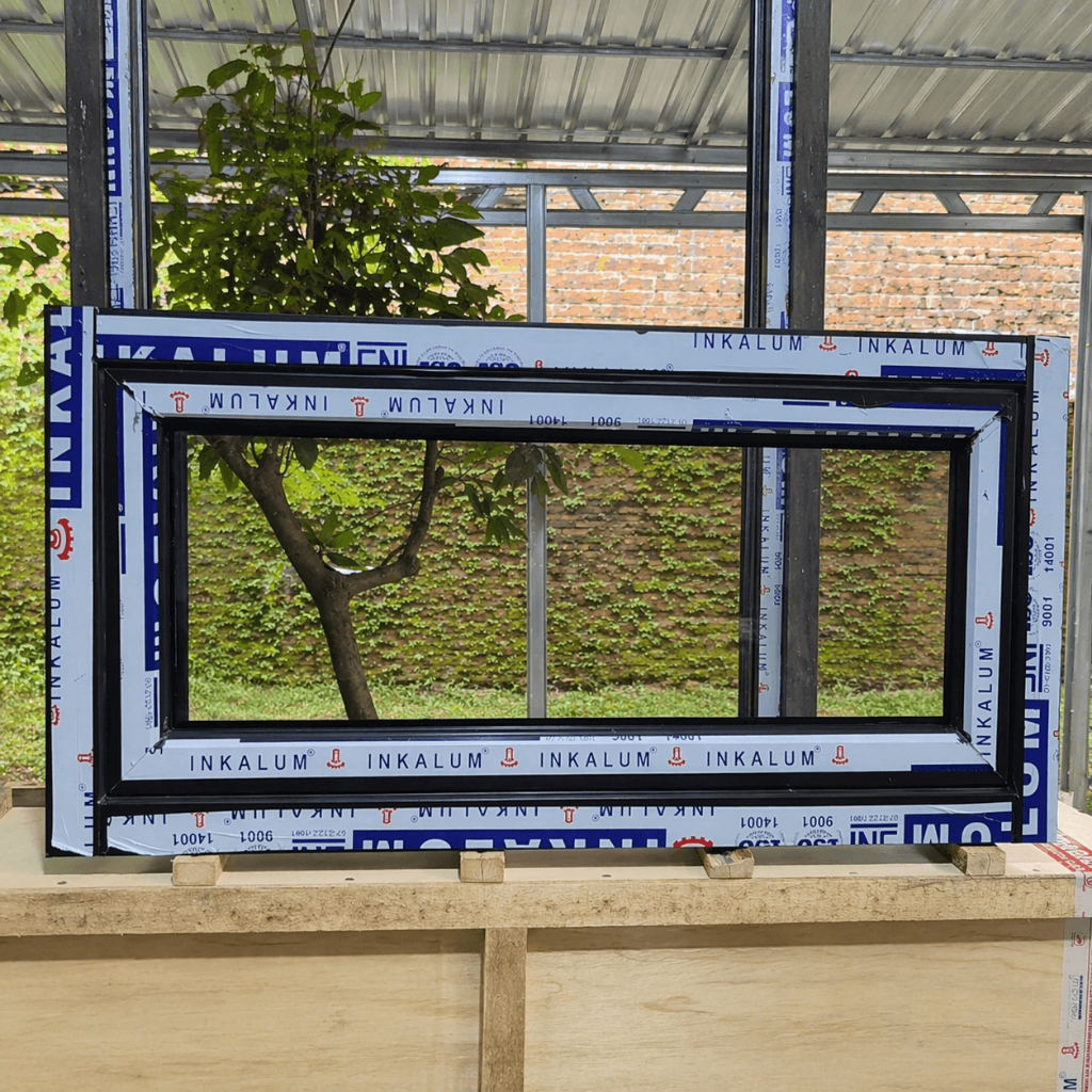Jendela Aluminium Boven Jungkit Minimalis Kusen Aluminium Ventilasi Udara Custom