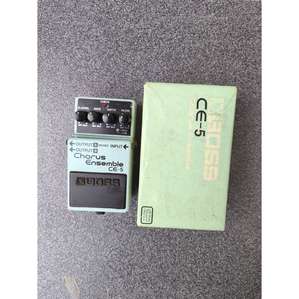jual pedal efek Boss Chorus Ansamble CE5
