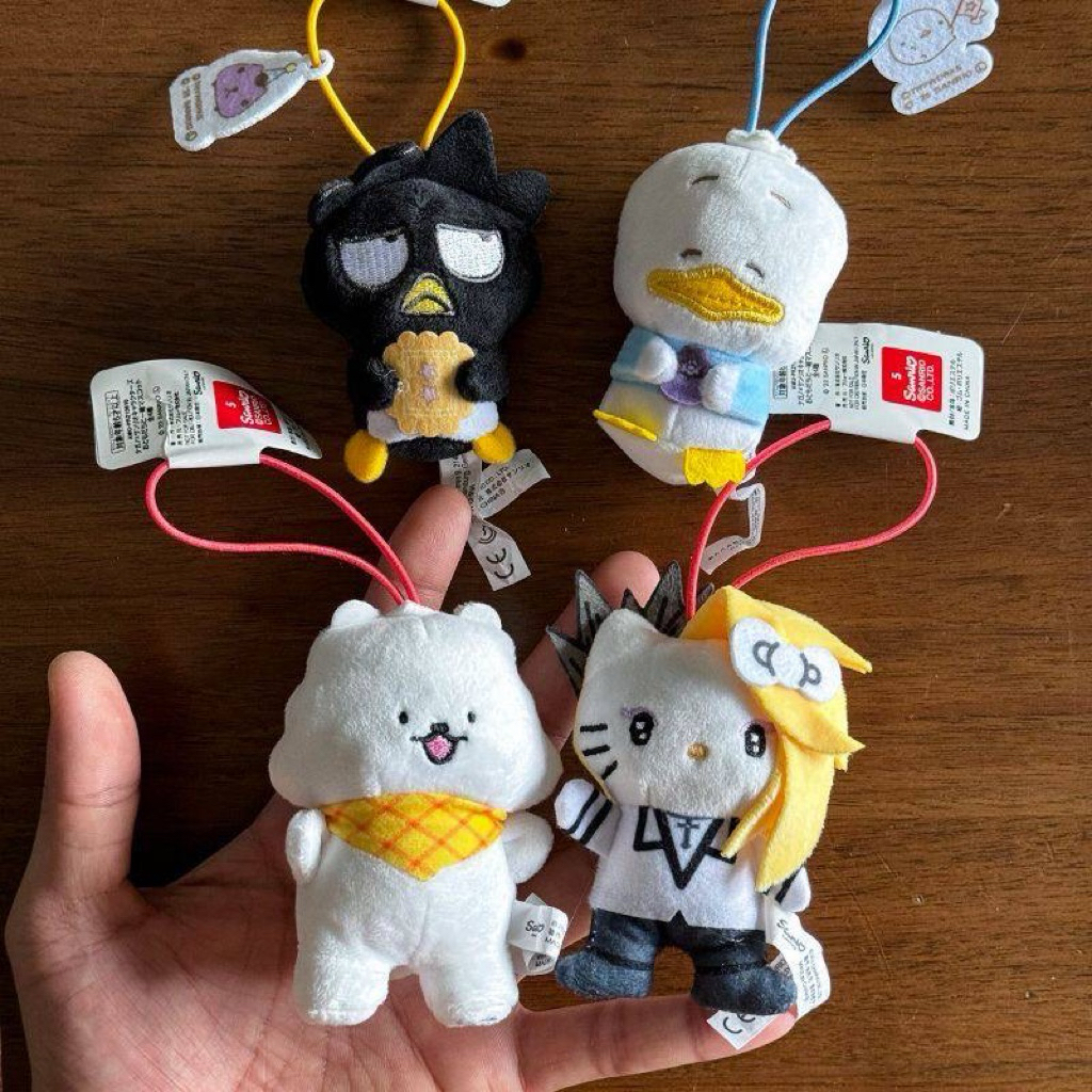 [PREORDER] Plush Keychain Cute – Hello Kitty Badtz Maru Tuxedo Sam Pochacco Gantungan Boneka