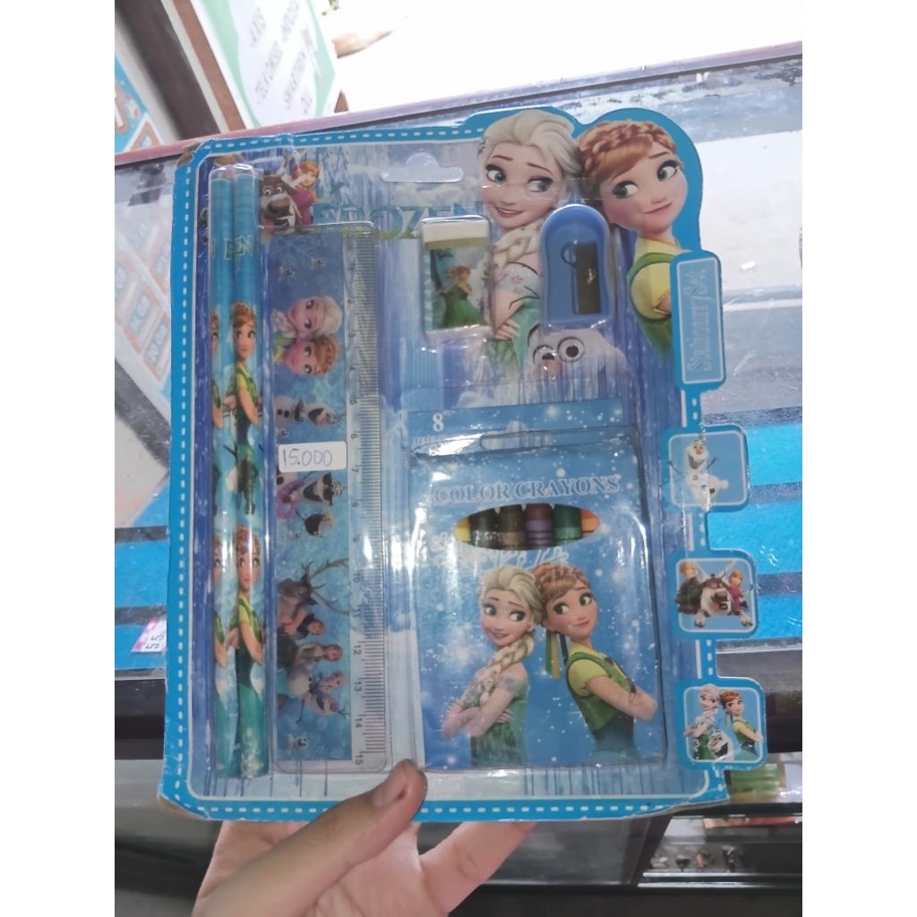 set alat tulis crayon frozen