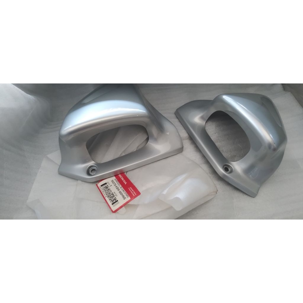 Cover tank,cover kupingan tangki tiger 2000 original AHM 1set.