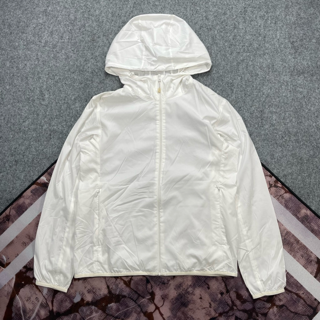 Jaket running Uniqlo second