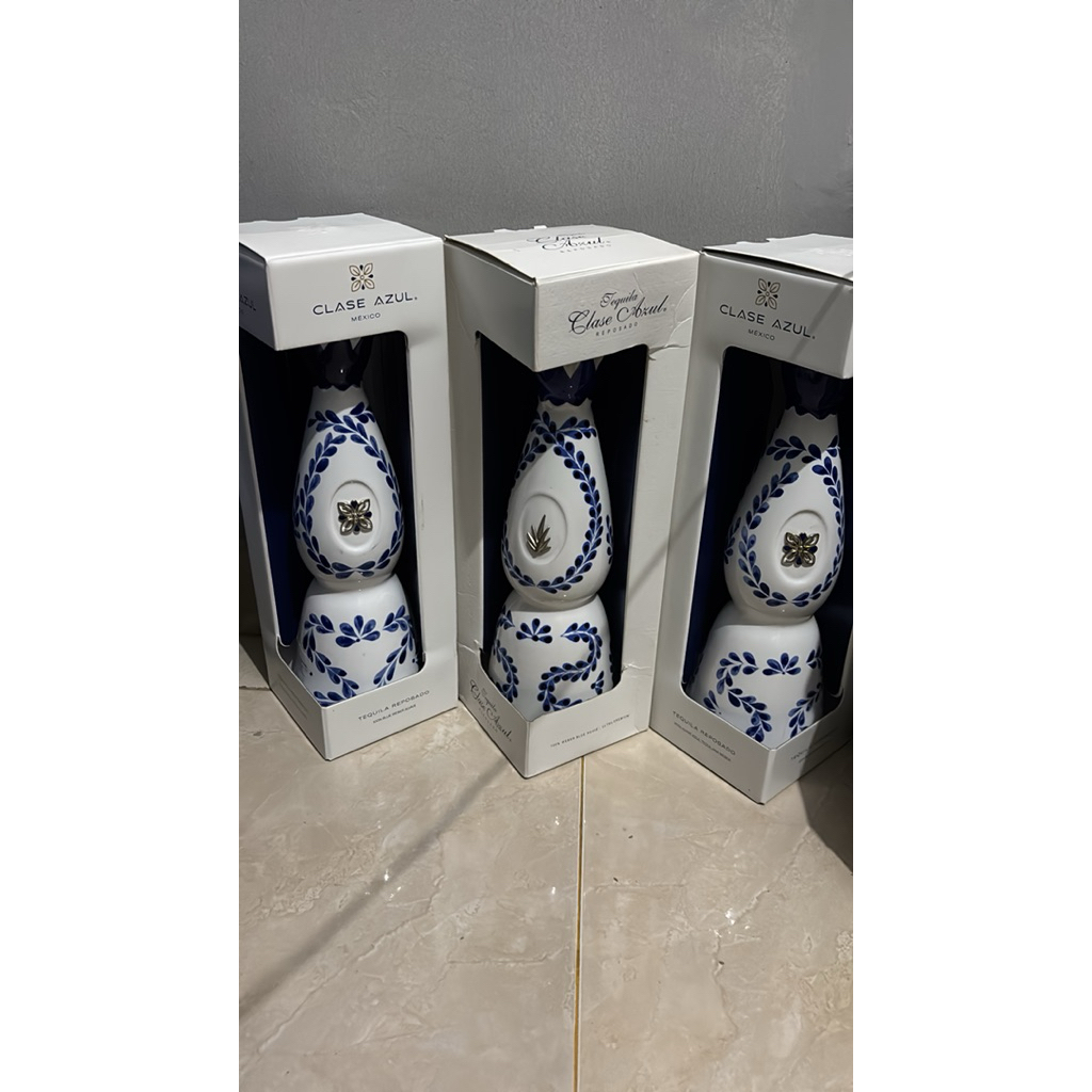 botol pajangan di rumah CLASE AZUL REPOSADO