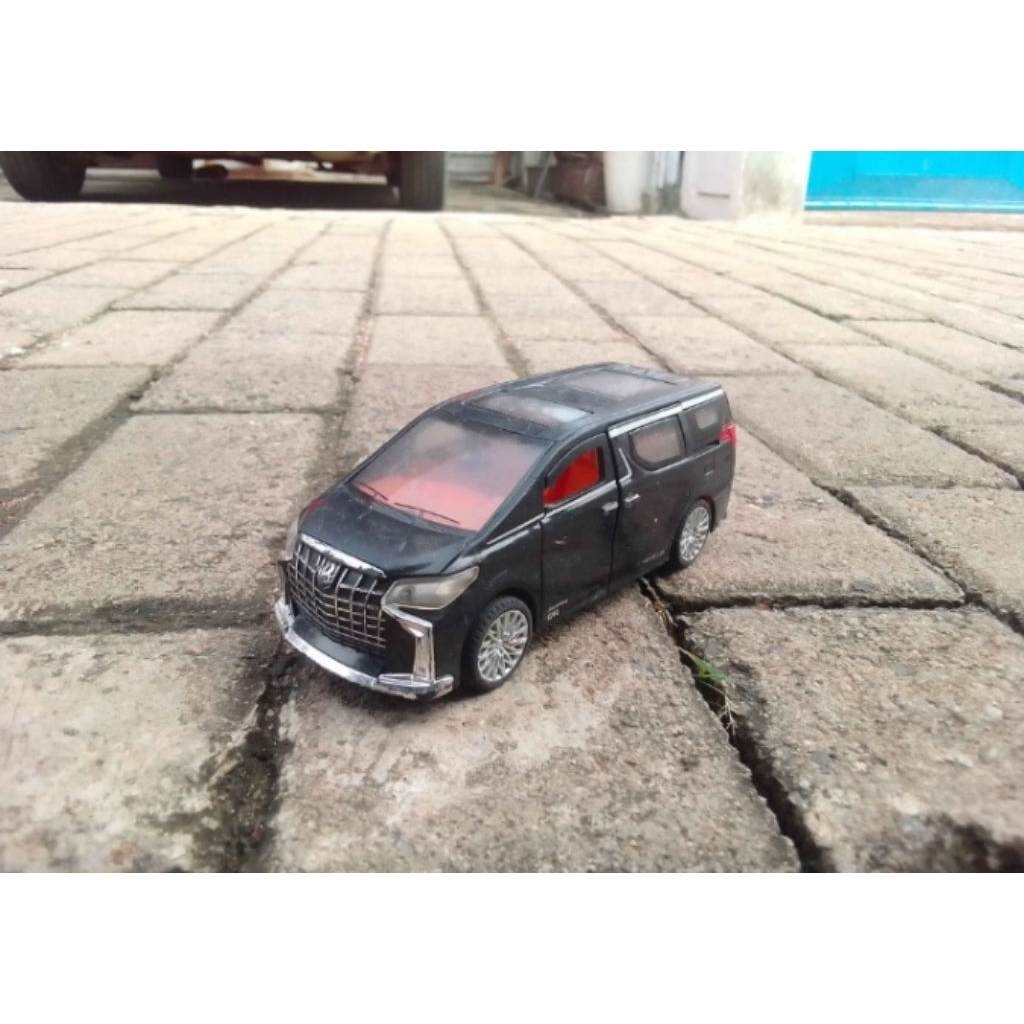 Mainan Mobil Toyota Alphard Diecast