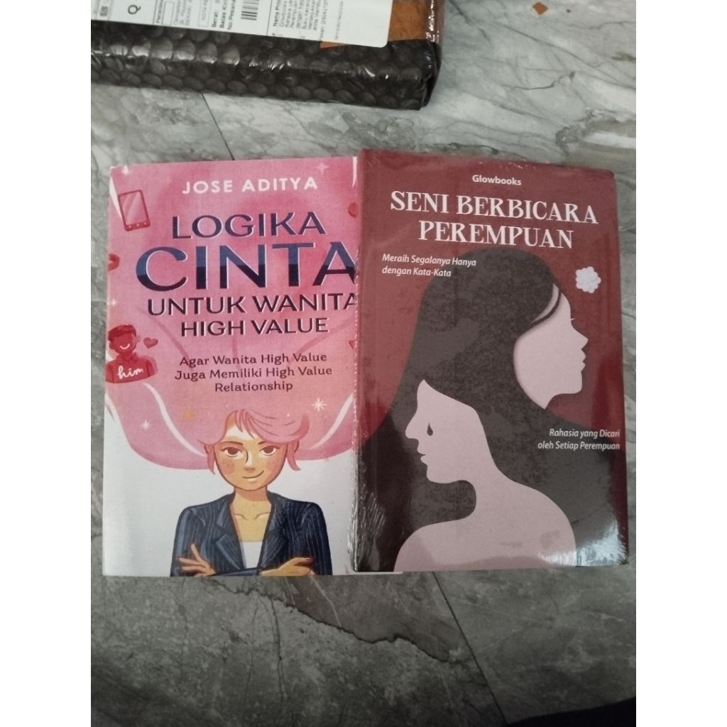 2 Buku Logika Cinta & Seni Berbicara Perempuan
