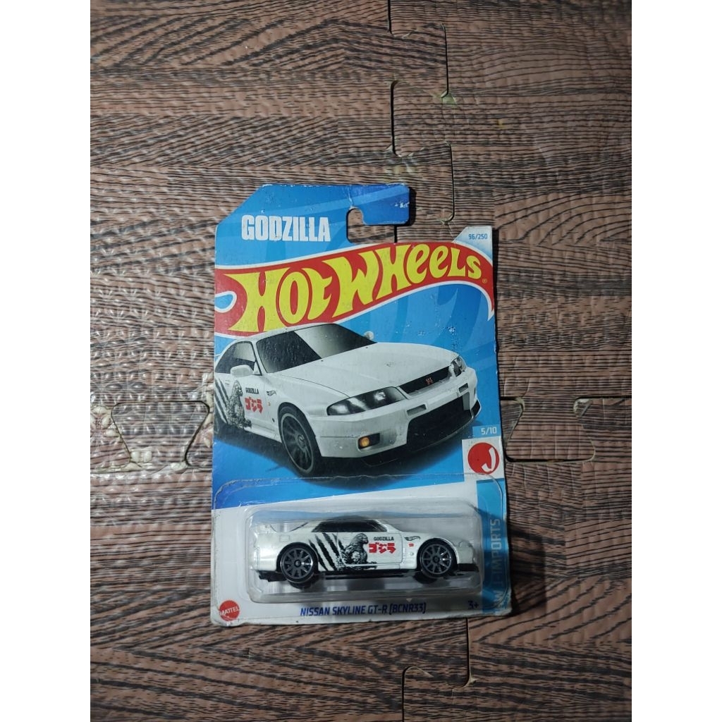 Hotwheels Godzilla Nissan Skyline GTR R32 White