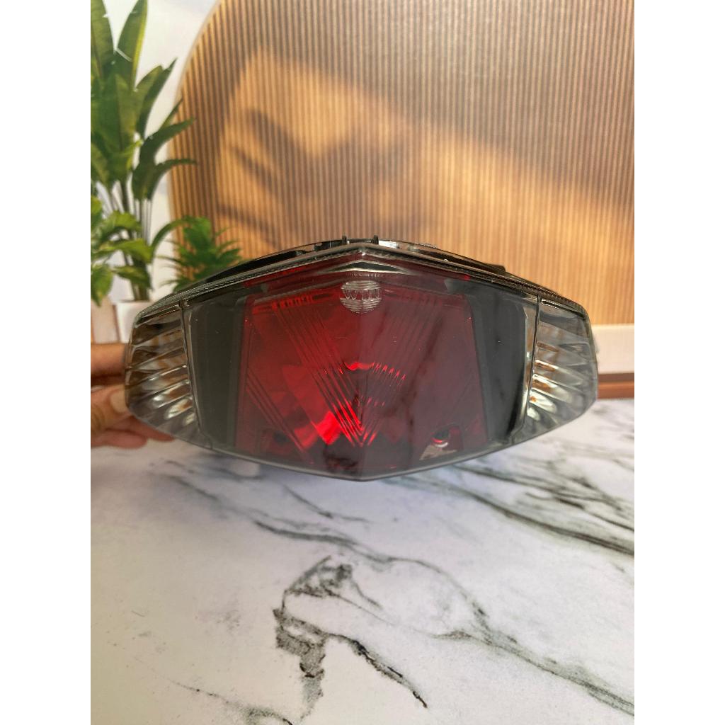 WIN TENSHI LAMPU BELAKANG STOP LAMP MOTOR HONDA BEAT KARBU/HONDA BEAT KECIL/HONDA BEAT 2008 2009 201