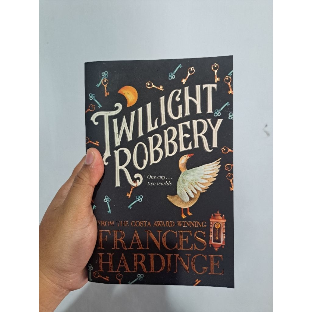 kolpri preloved frances hardinge - twilight robbery (fantasy novel)