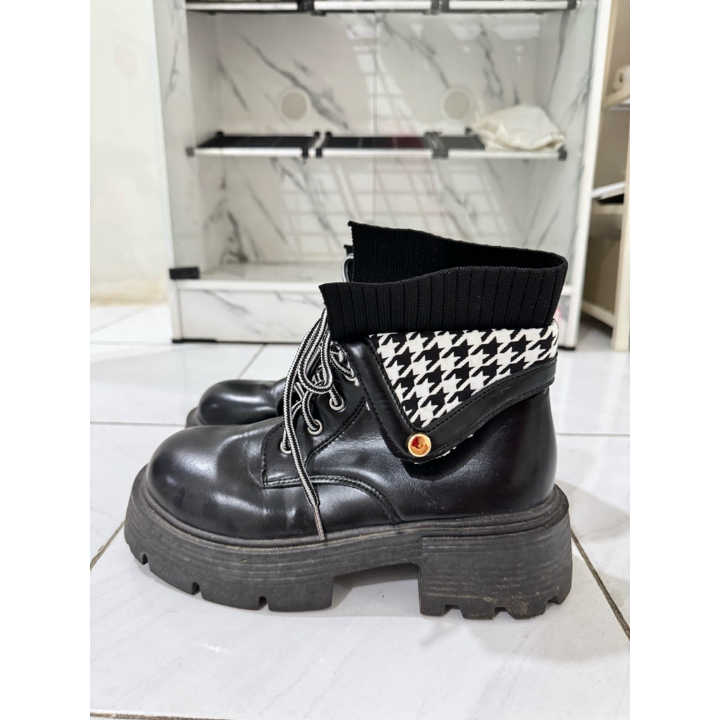 Sepatu Boots wanita korea / boots hitam wanita / sepatu wanita hitam