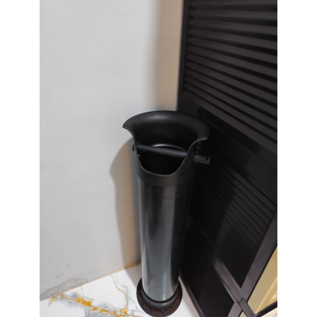 Standing Knock Box for puck