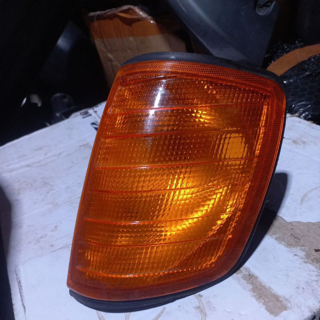 LAMPU SEIN MERCY W124 ORIGINAL