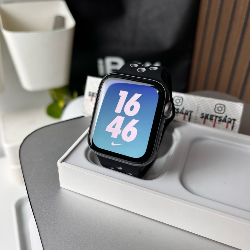 Apple Watch Series 4 44mm Nike iBox iwatch Eks Garansi Resmi