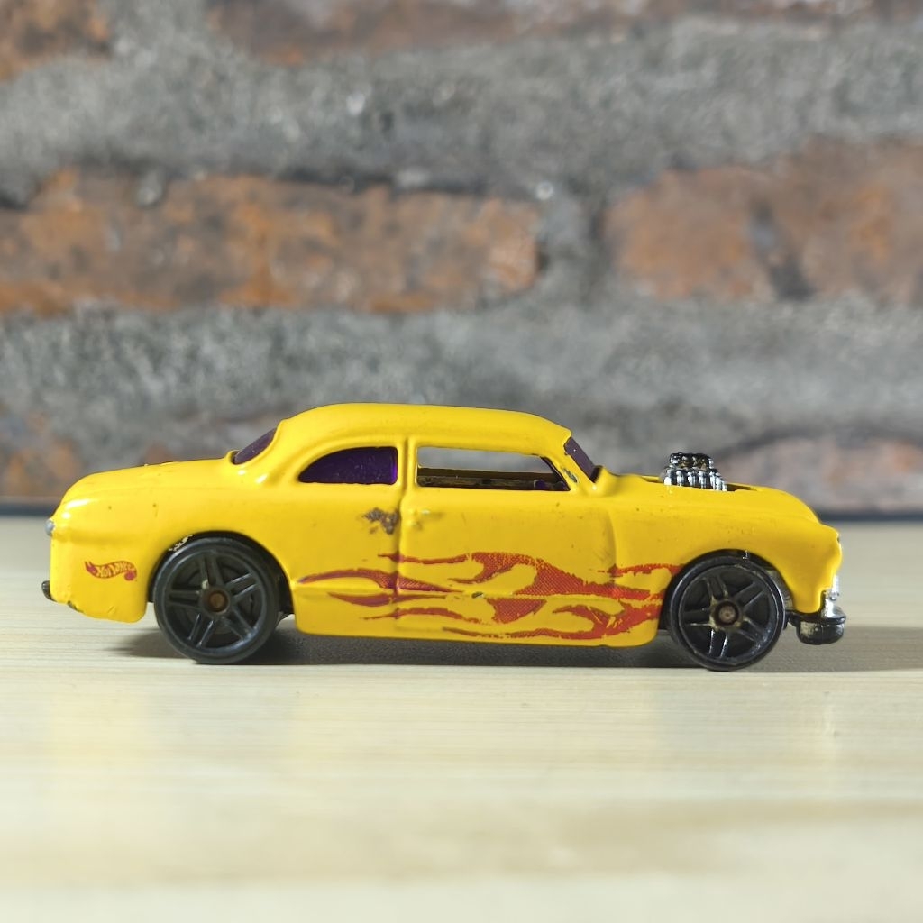 Hot Wheels Shoe Box - Loose
