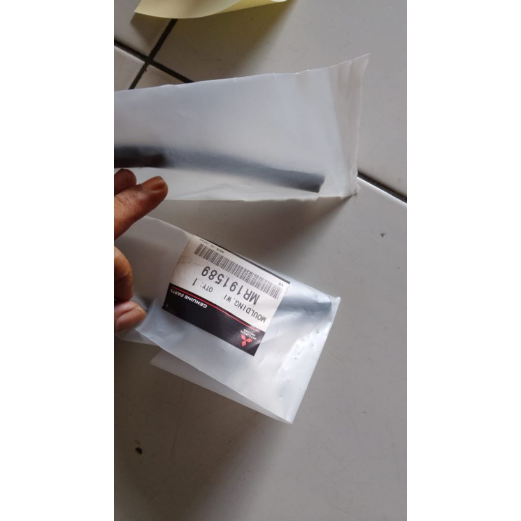 Karet kaca depan atas Lancer CK ck4