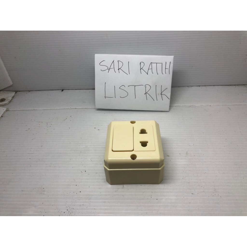 Omi Saklar Stop kontak kombinasi Tempel Dinding