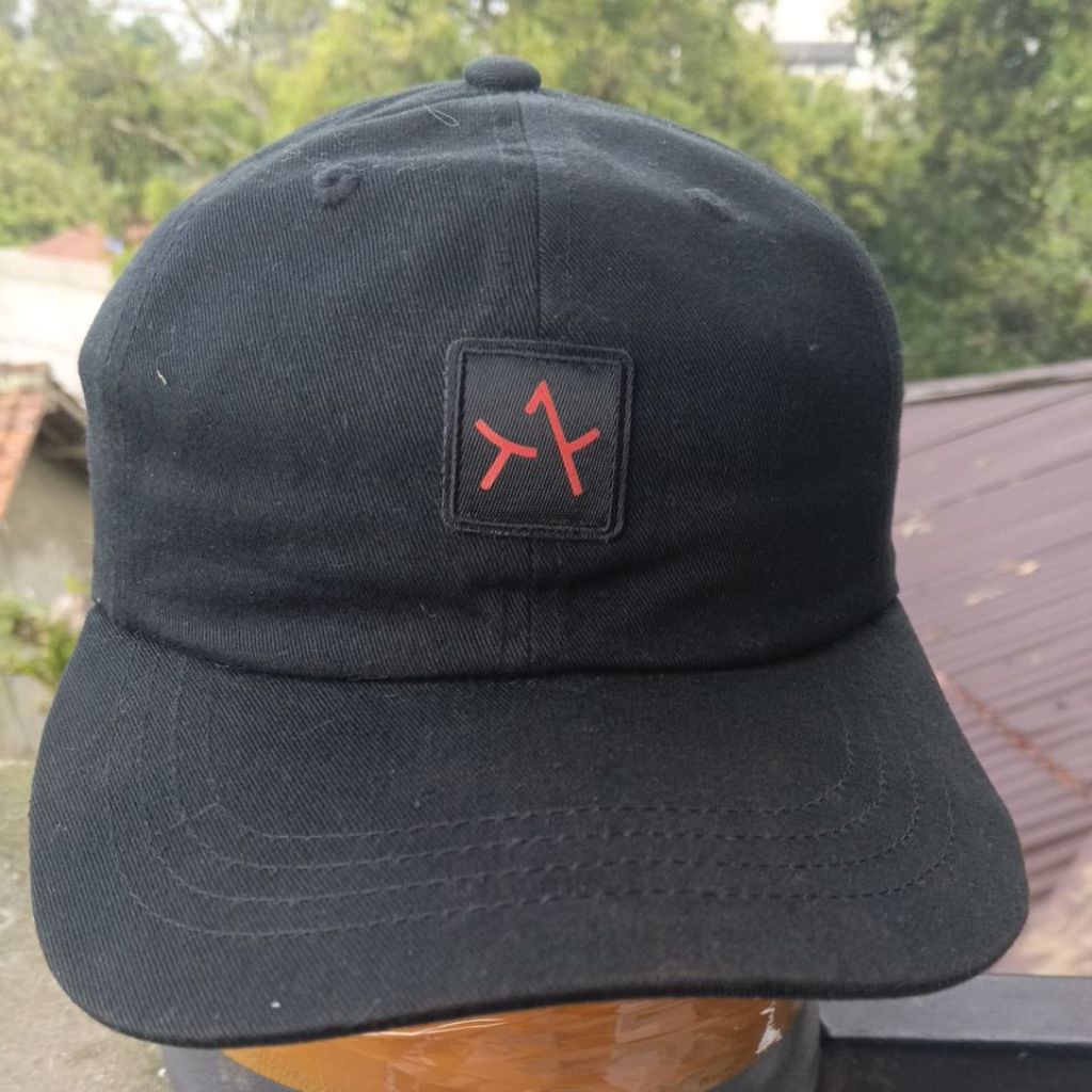 Topi The Classic Yupoong "Archetype"