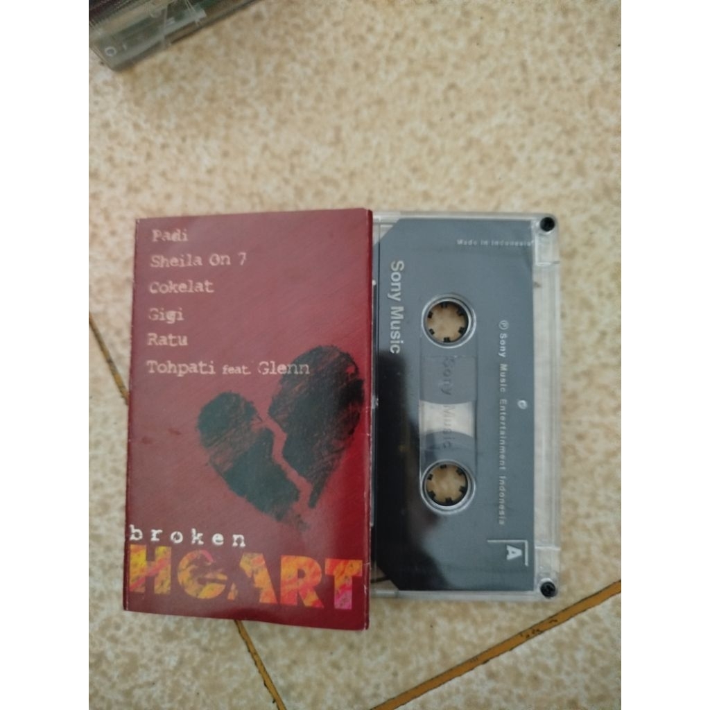 Kaset Broken heart