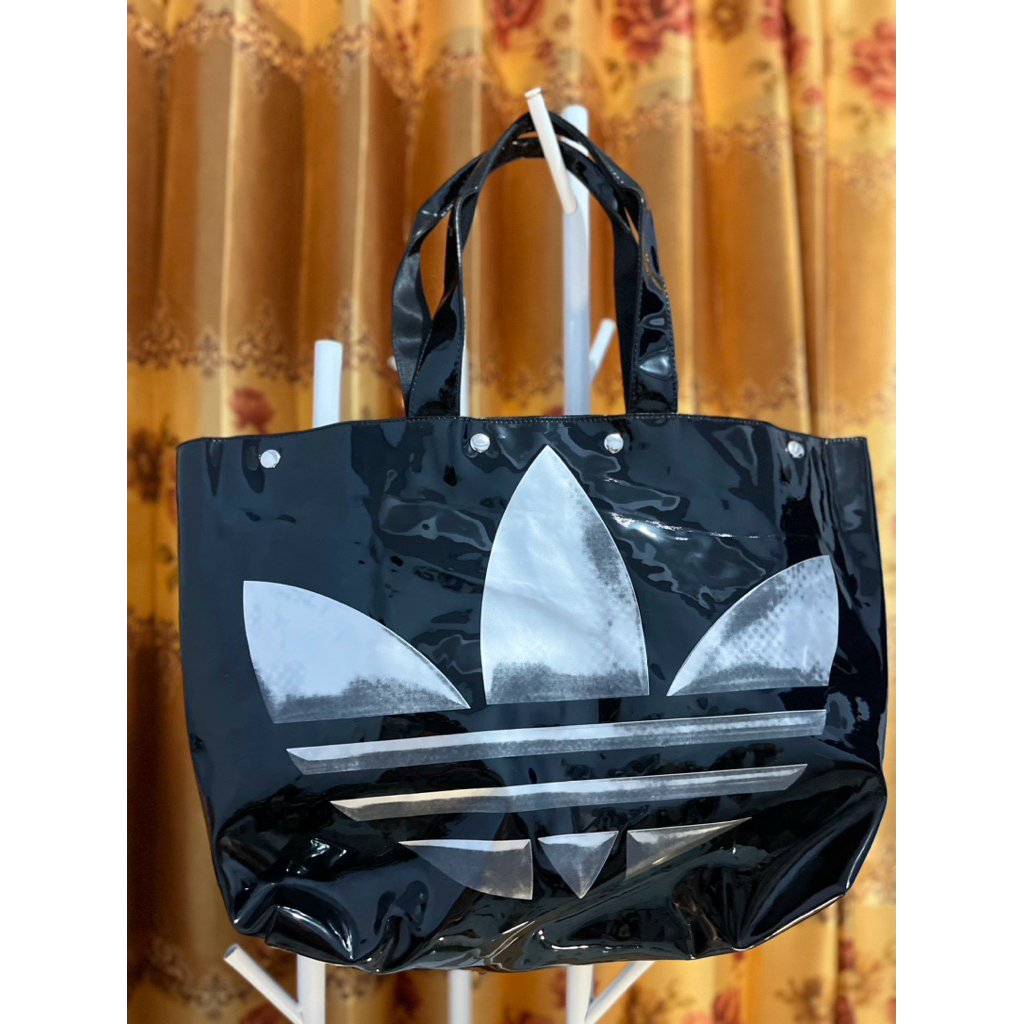 Ad1 Totebag Woman