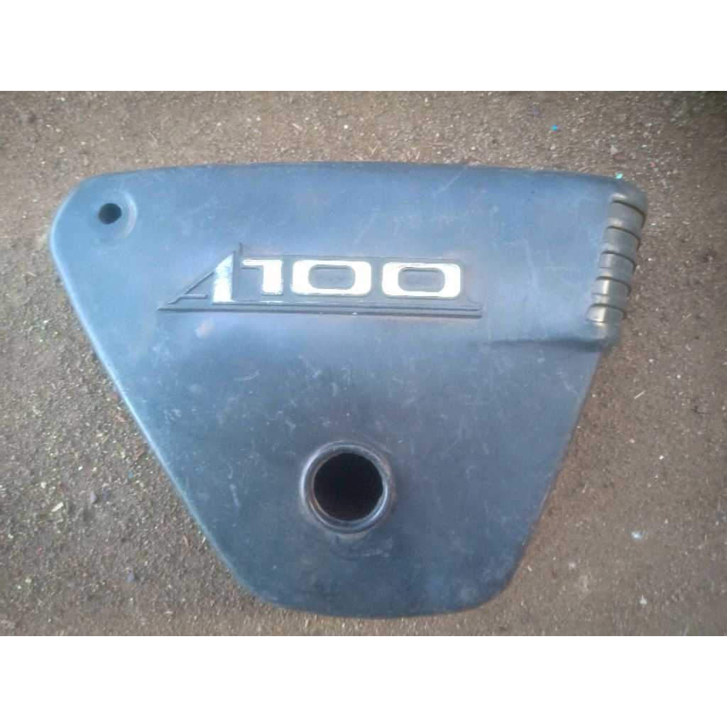 TUTUP BOK BOX AKI ACCU BOTOL OLI SAMPING BAGIAN KANAN SUZUKI A100 A 100