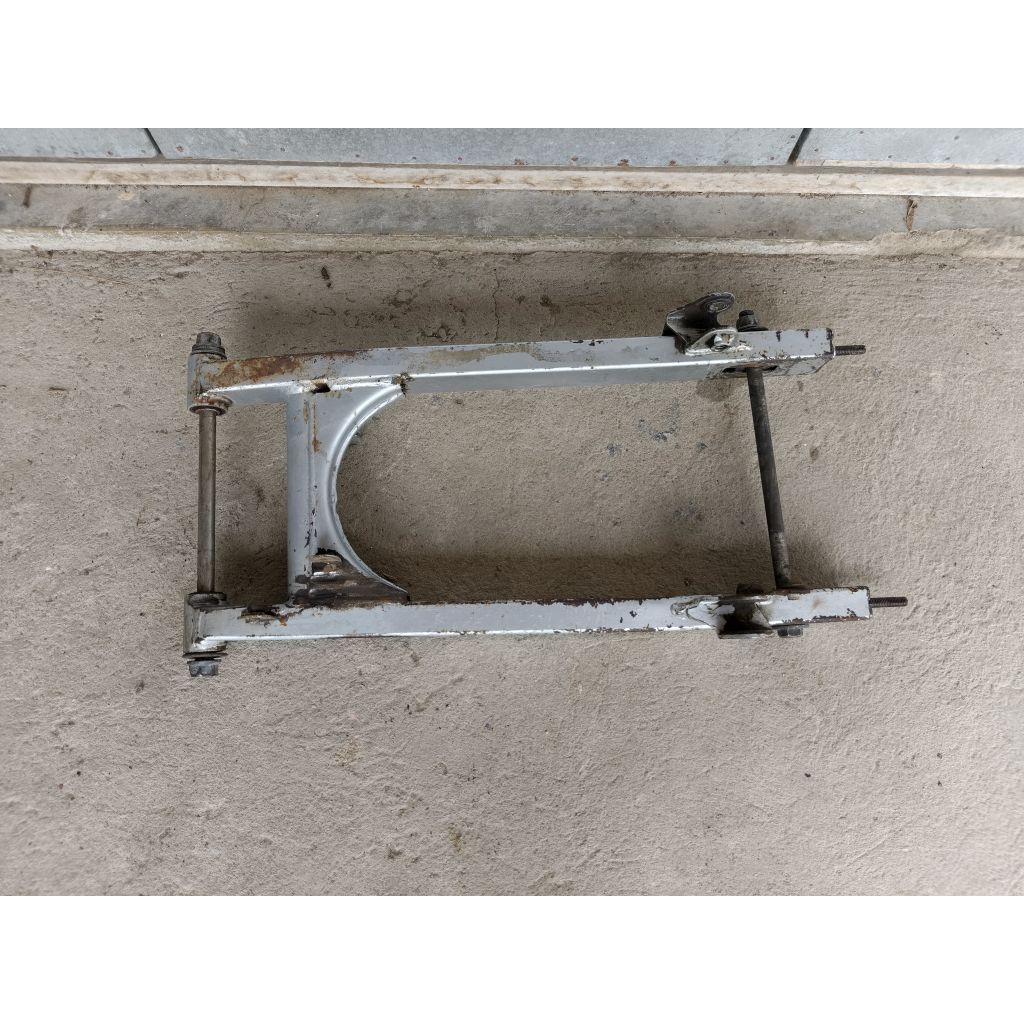 Swing arm arem supit Yamaha JUPITER Z1 ROBOT Original