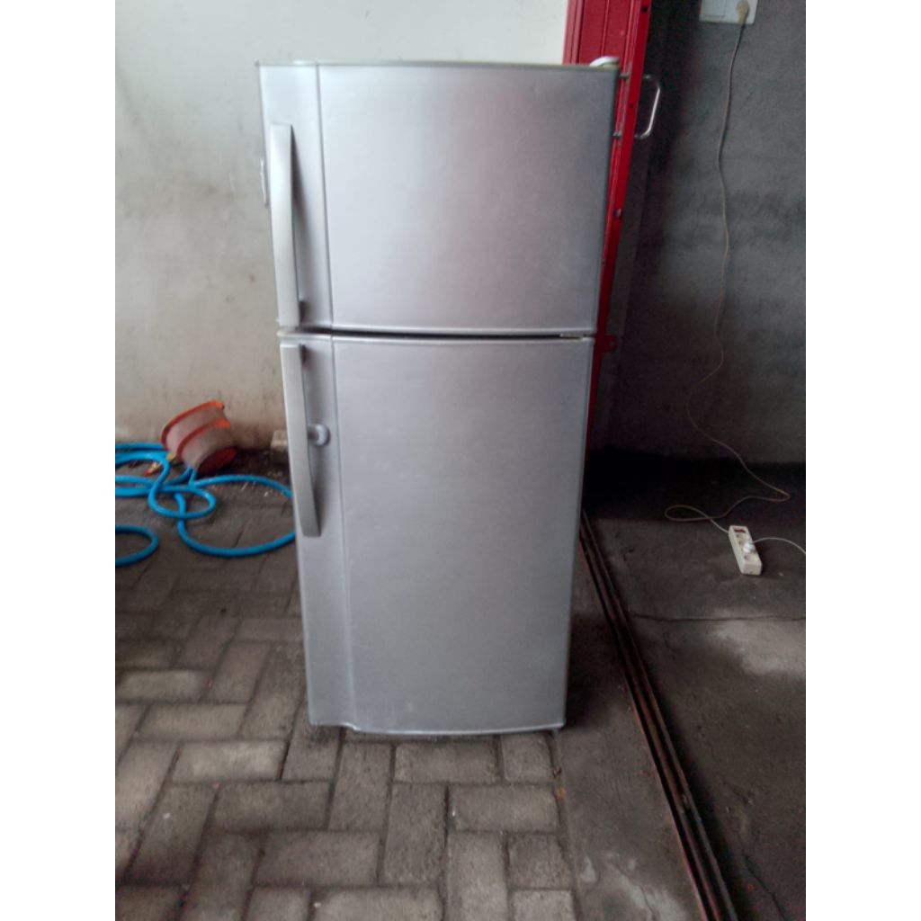 Kulkas Bekas 2 Pintu LG GN-B202 SQIB dengan Teknologi Smart Inverter