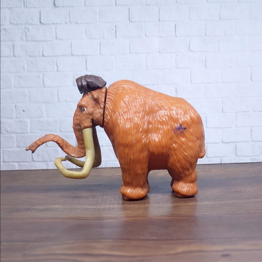 Mammoth Manfred Ice Age ori TM Fox mcd Mainan happy meal