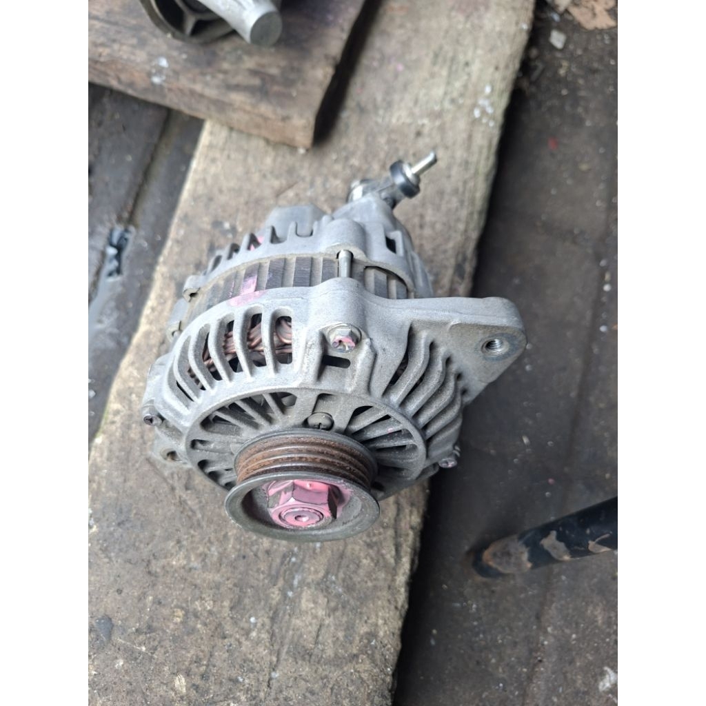 dinamo amper / dinamo cas mobil suzuki futura 1.5 injeksi asli original copotan