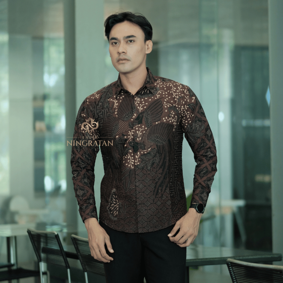 BATIK NINGRATAN MOTIF ASKARA MAHOGANY Kemeja Batik Pria Lengan Panjang Katun Slimfit Lapis Furing An