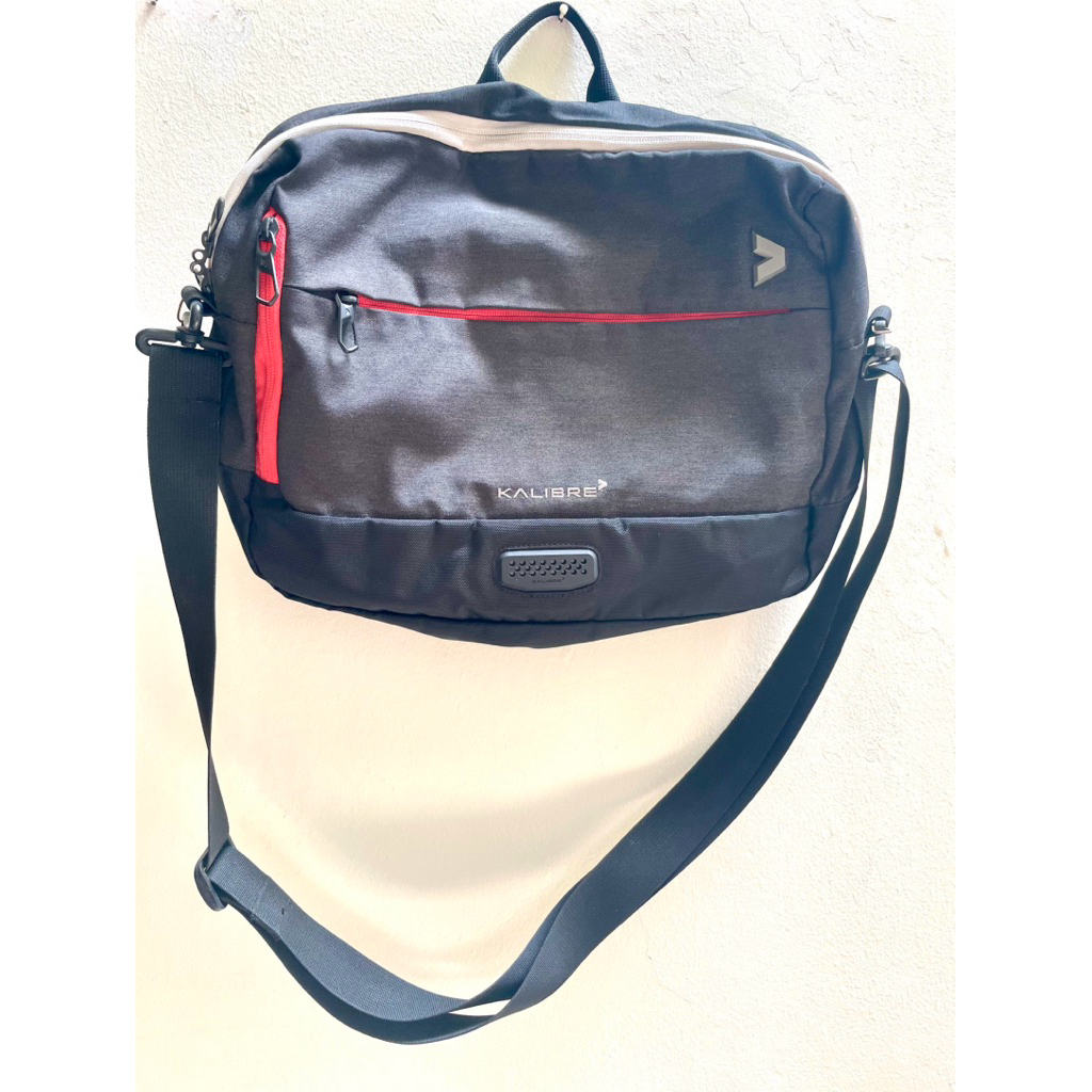 Tas Laptop Preloved Merk Kalibre