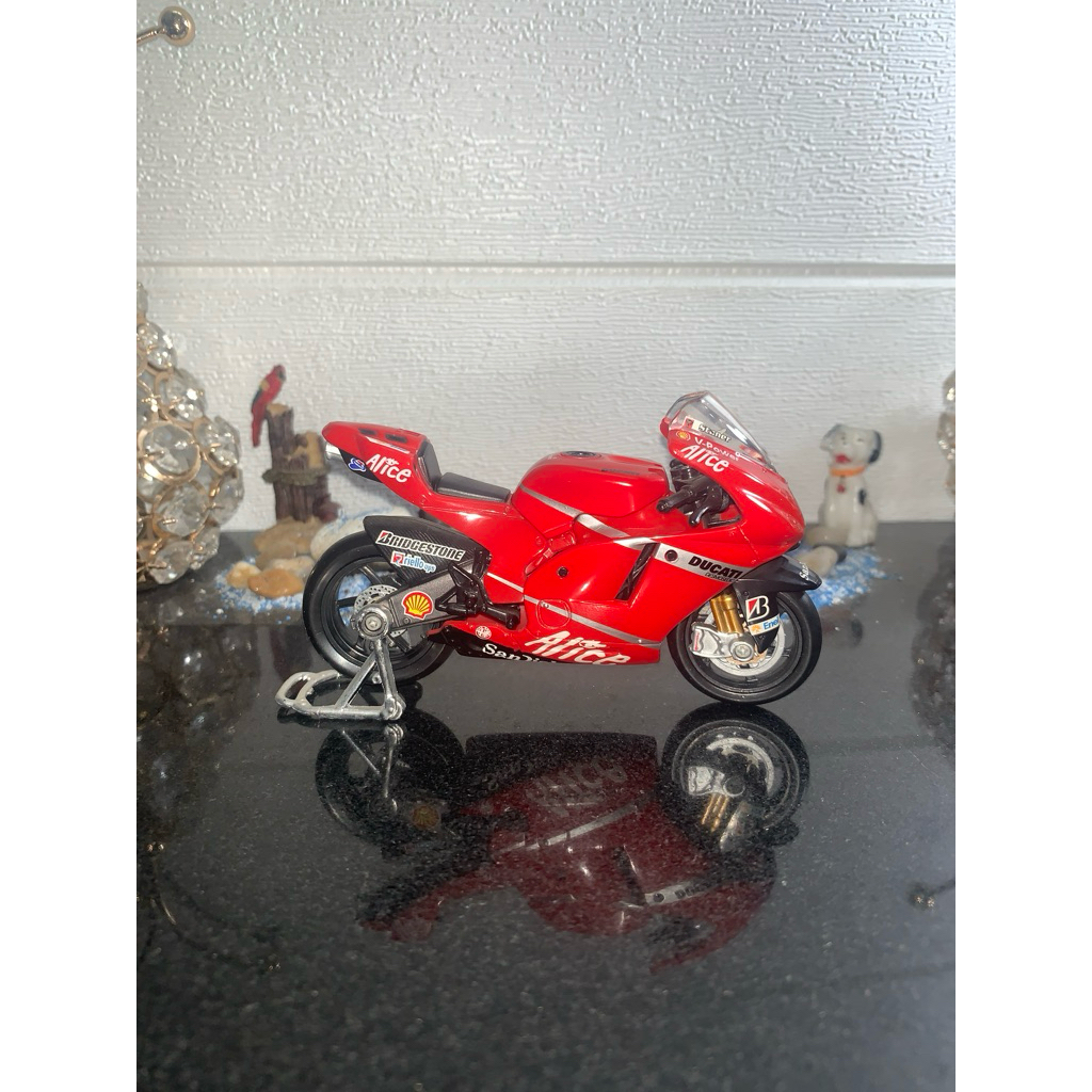 MAISTO DUCATI DESMOSEDICI CASEY STONER