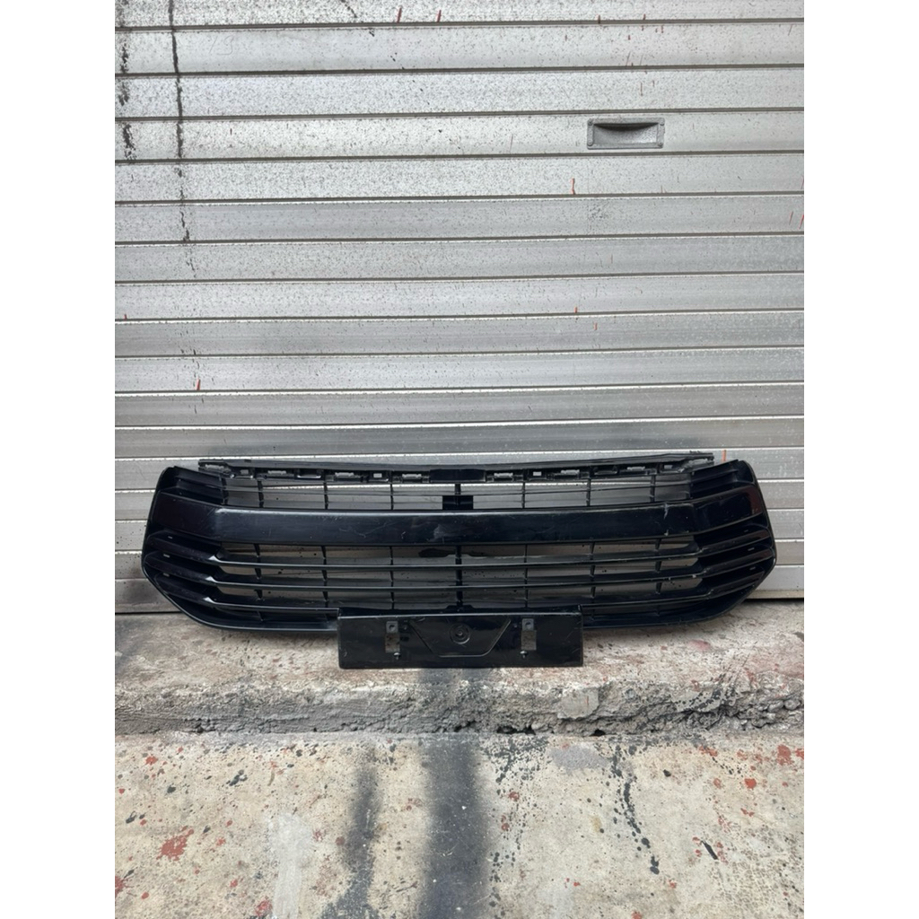 Grill Bawah Bemper Innova Reborn 2016-2020 Original