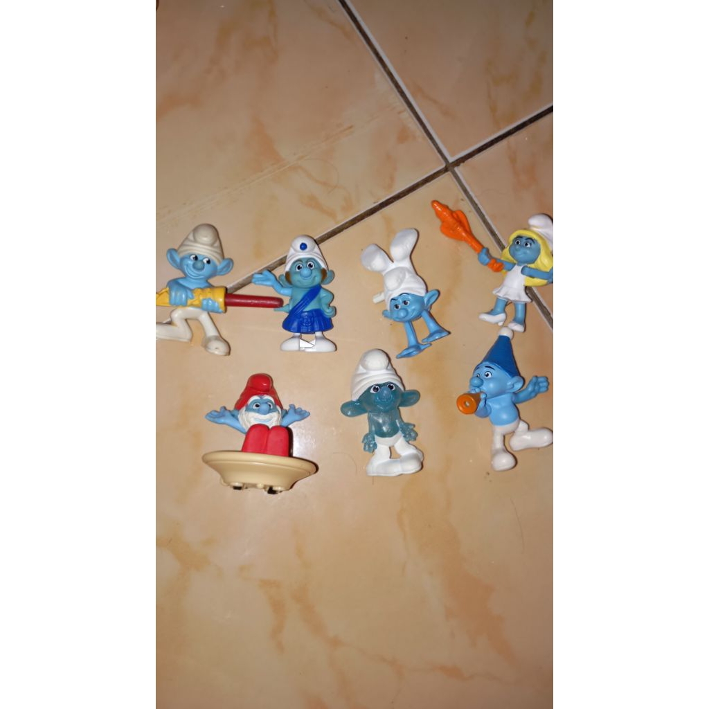 Mainan mcd smurf