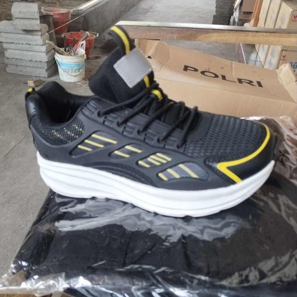 Sepatu Olahraga Jatah Polri Pembagian ORI Jatah