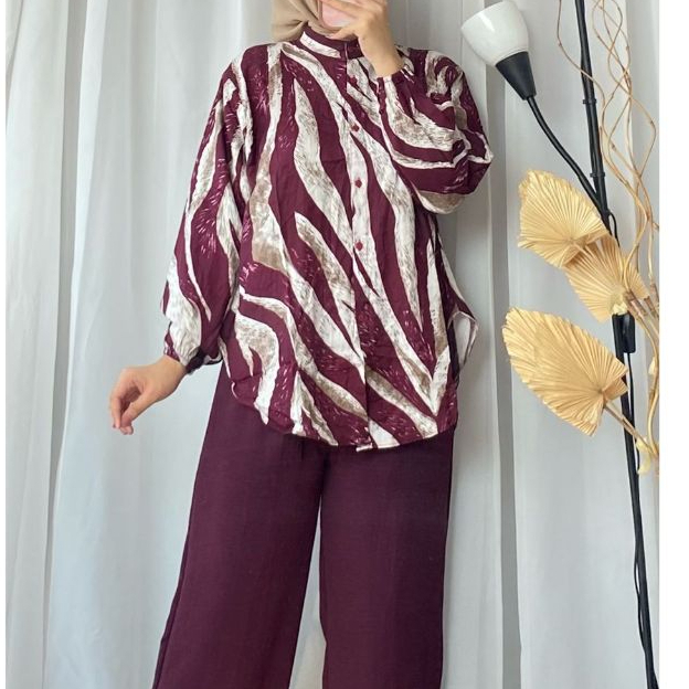 Setelan One Set Rayon Wanita Motif Shanghai dengan Kerah Shanghai dan Lengan Full Karet