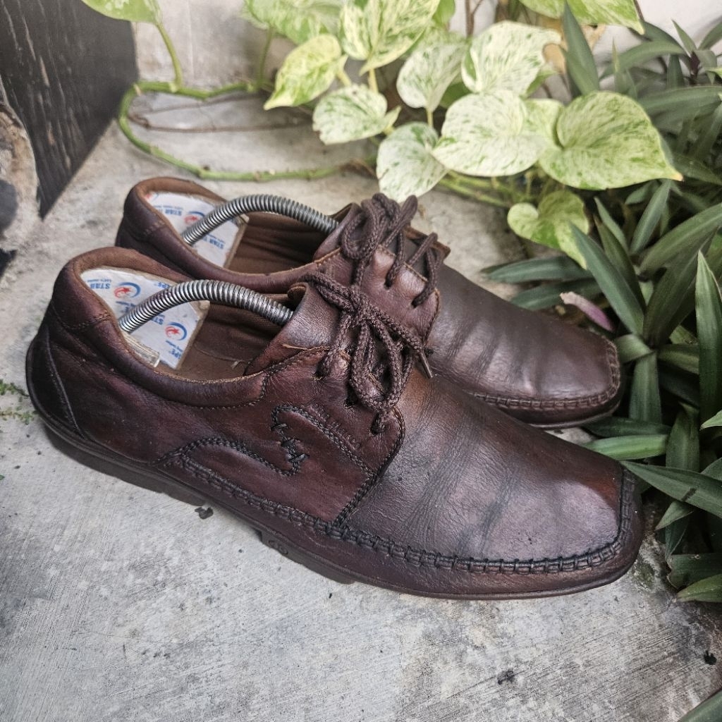 sepatu kasual second watchout size 43(28cm)
