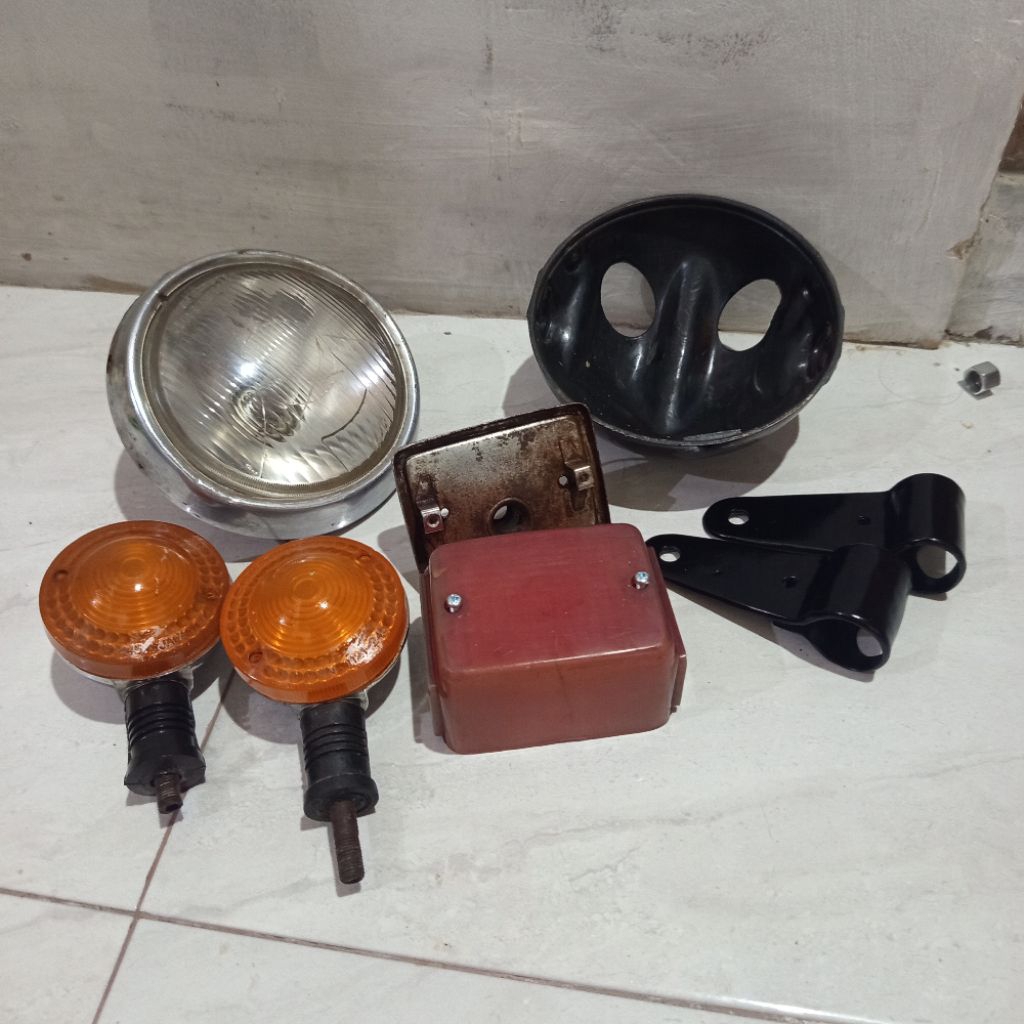 satu set sein dt100 ori pangkon lampu dt100x lampu depan dt 100 stoplamp dt