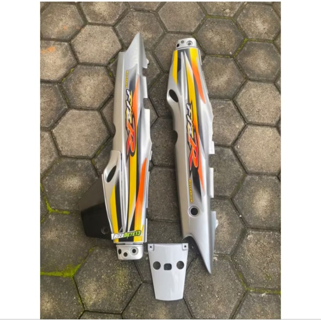 COVER BODY YAMAHA FIZ R SILVER KUNING SET STRIPING KUNING SILVER SET BOK AKI