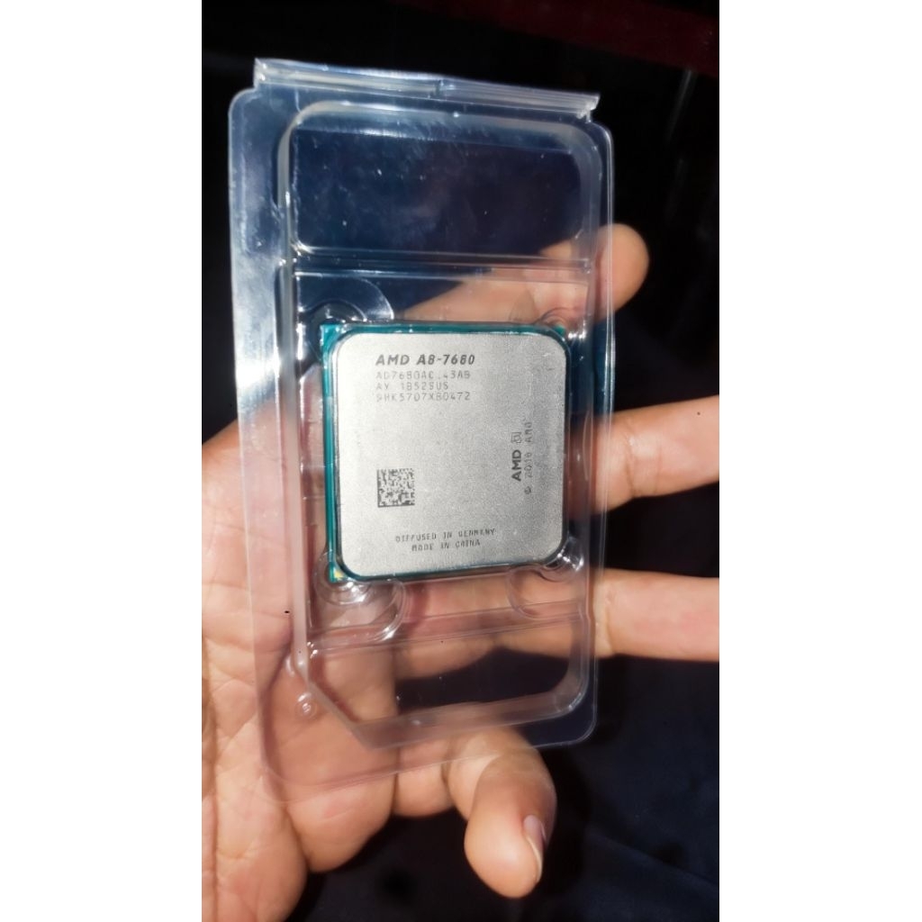 Prosesor AMD A8-7680
