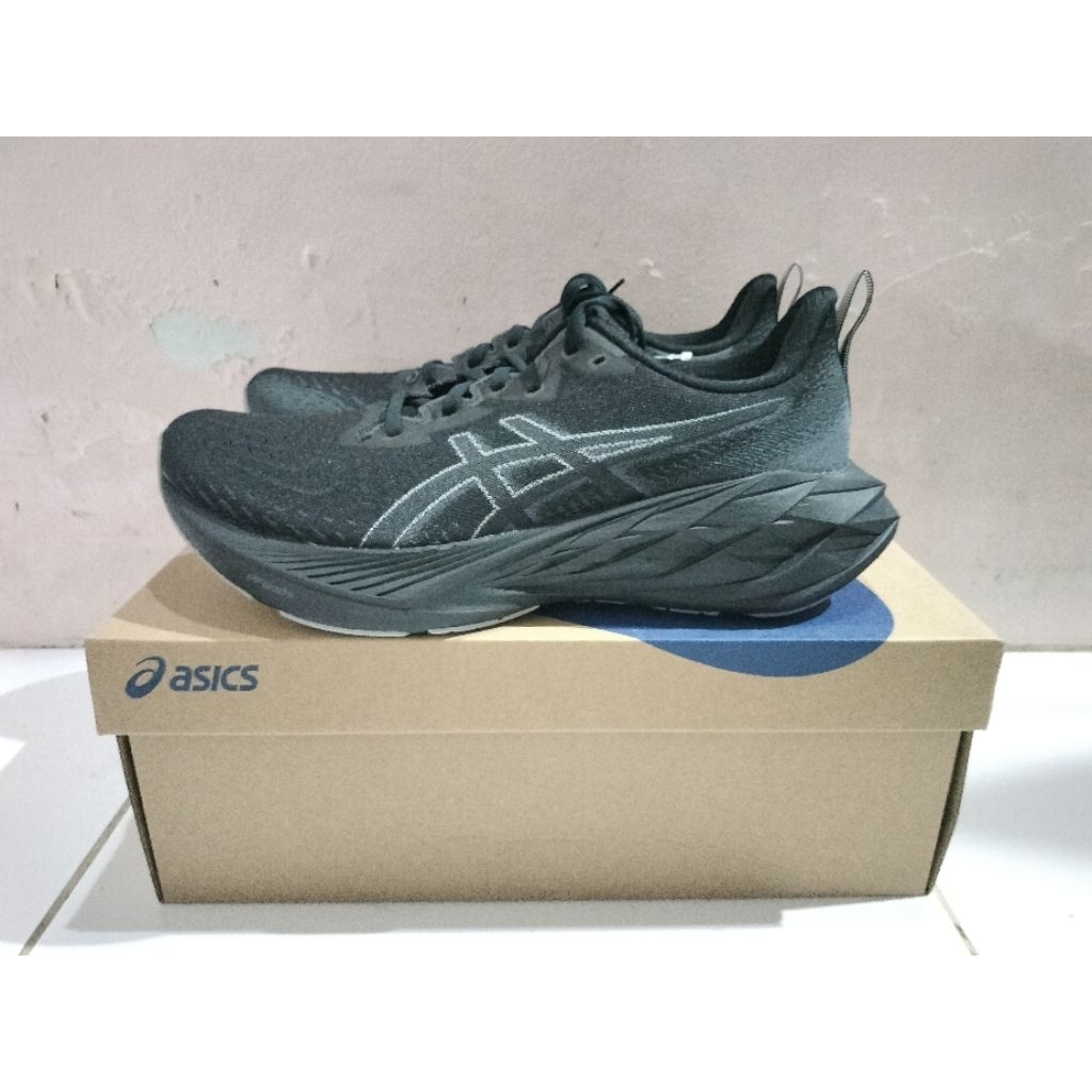 SEPATU LARI PRIA ASICS NOVABLAST 4 BLACK ORIGINAL