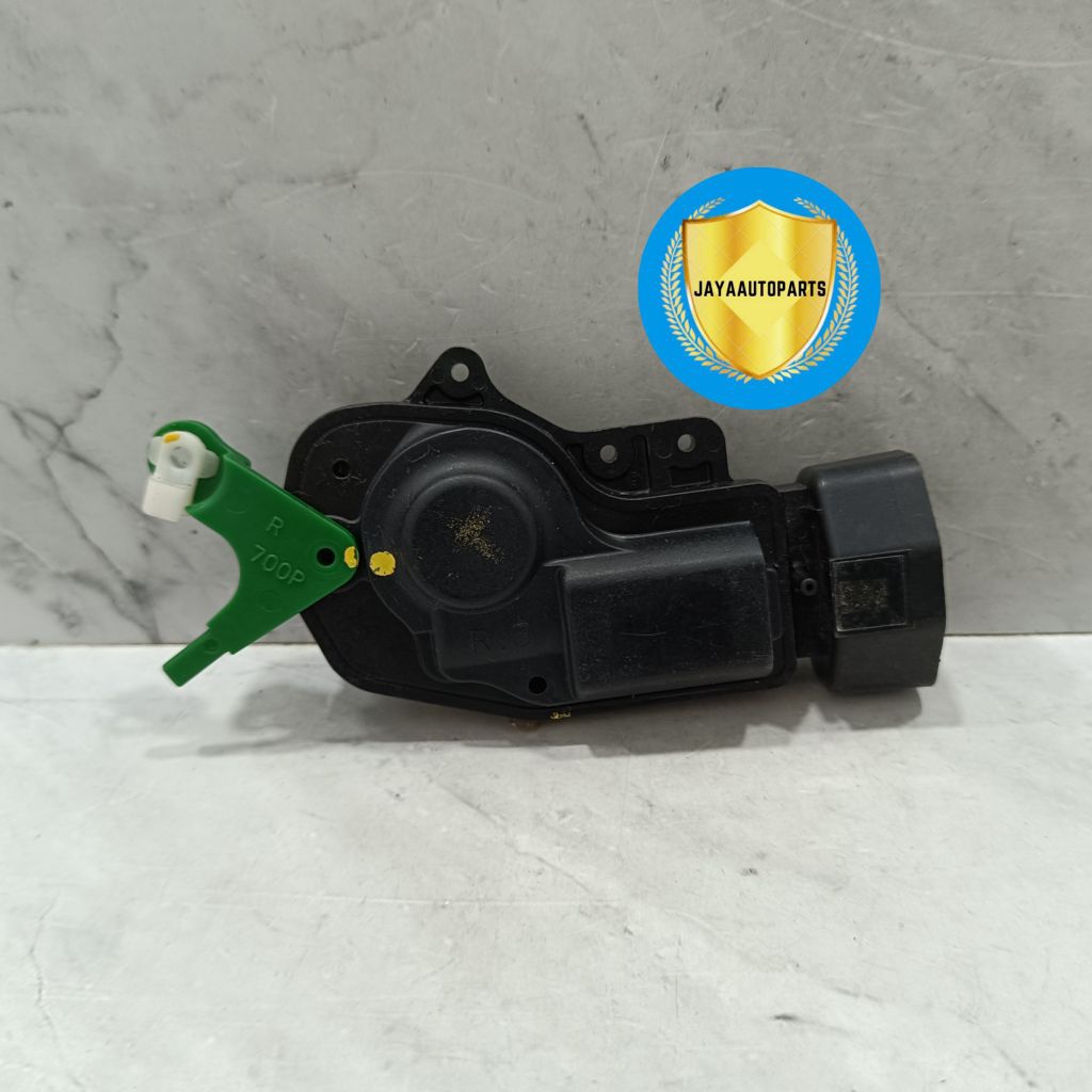 Door Lock Depan Kanan Avanza Xenia VVTI Lama 5 Pin