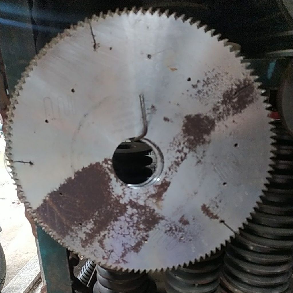 KANEFUSA piringan gergaji 12" / jumlah mata pisau 96 / lubang as 60mm