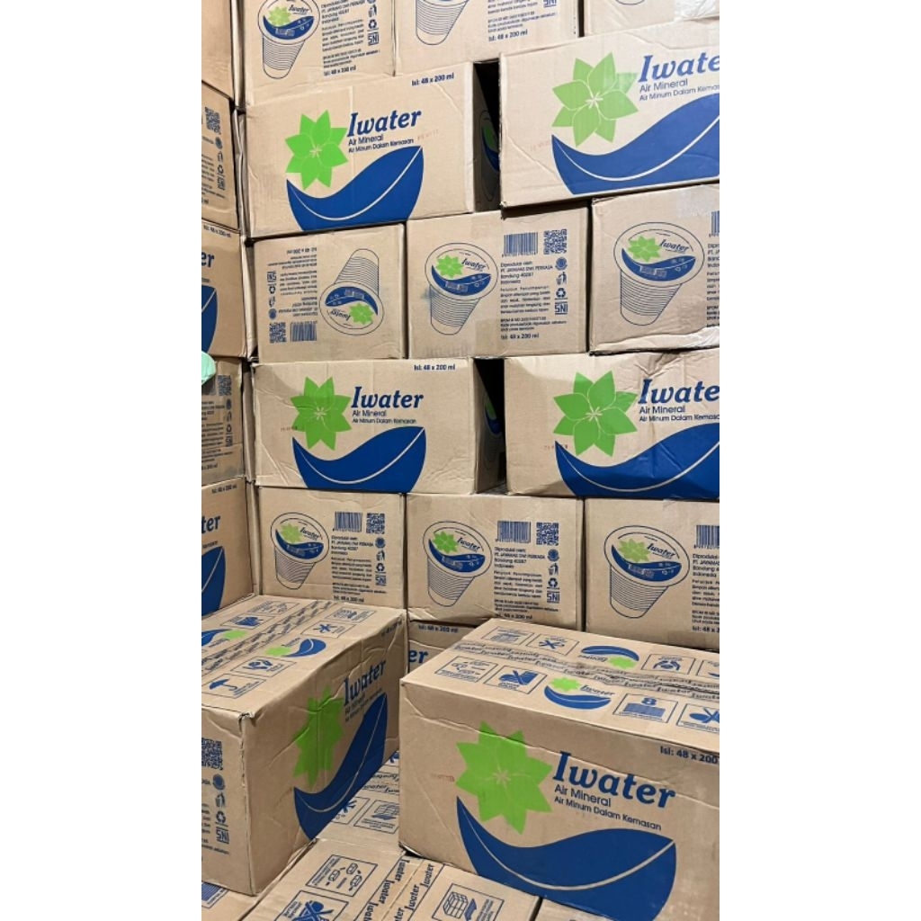 Iwater i water Air Mineral Minuman Kemasan Gelas 200ml 200 ml isi 48