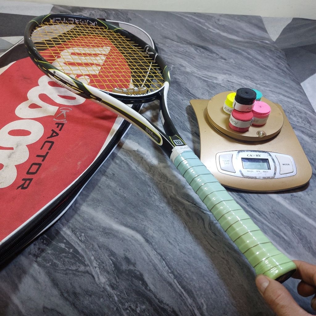 RAKET TENIS WILSON K FACTOR SUGRE 254G [K]AROPHITE BLACK BEKAS