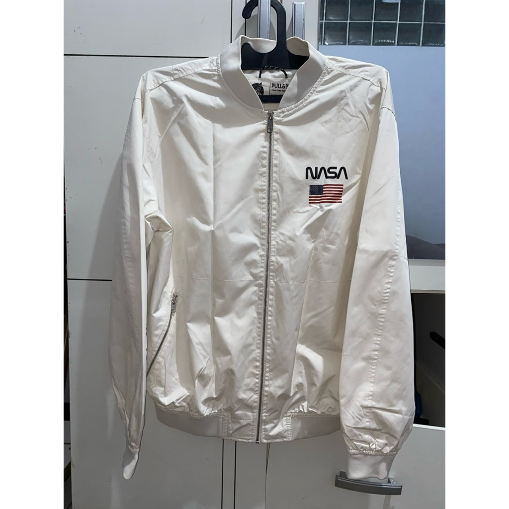 [Preloved] Jacket Pull&Bear Nasa broken white