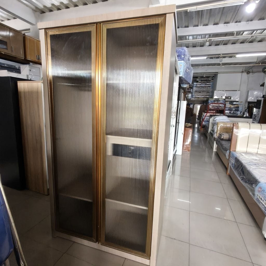 lemari pakaian hpl fluted glass list aluminium gold accent