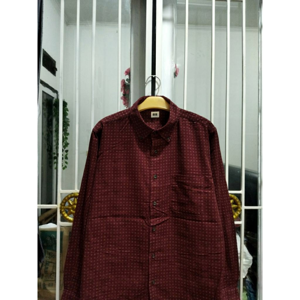 kemeja corduroy Uniqlo motif pria L