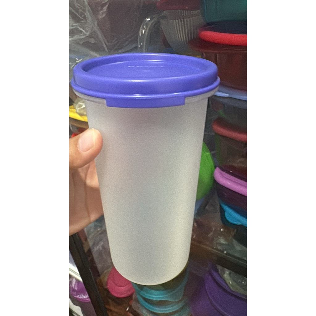 Mm round Tupperware new